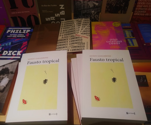 Sidney Garambone lança novo&nbsp;romance