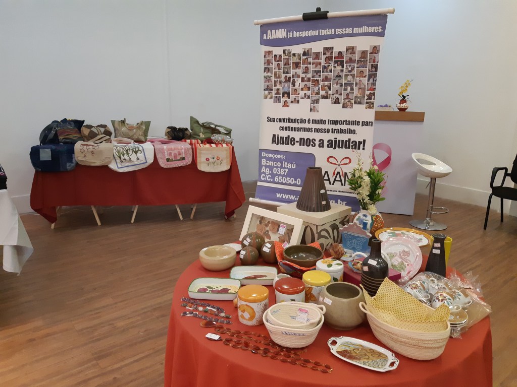 Outubro Rosa: shopping incentiva doação de cabelo e ajuda associação de combate ao&nbsp;câncer