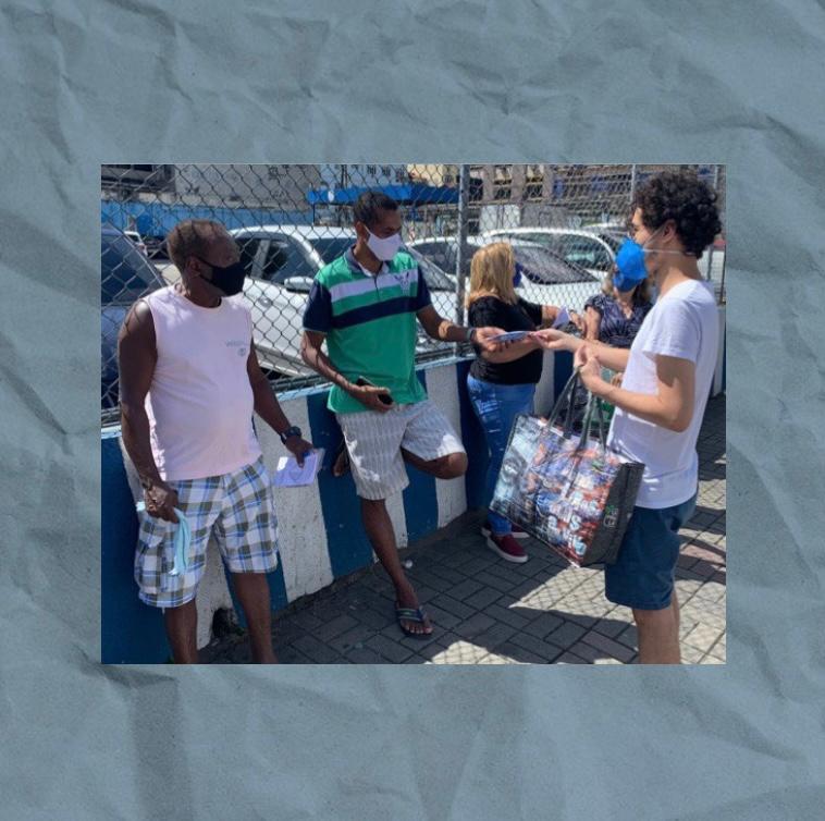 Jovens distribuem gratuitamente máscaras PFF2 e inspiram uma&nbsp;comunidade