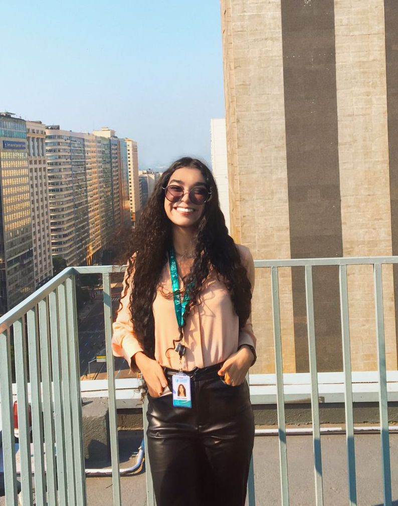 Os prejuízos que o uso prolongado do celular causa ao sistema&nbsp;locomotor