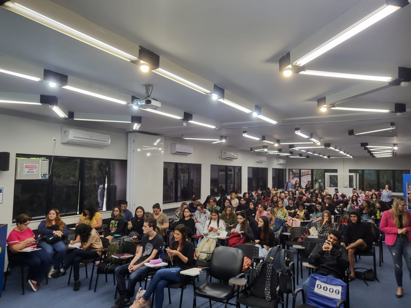 Palestra de Medicina Veterinária e os Direitos Civis dos Animais acontece na Universidade Veiga de Almeida – Barra
