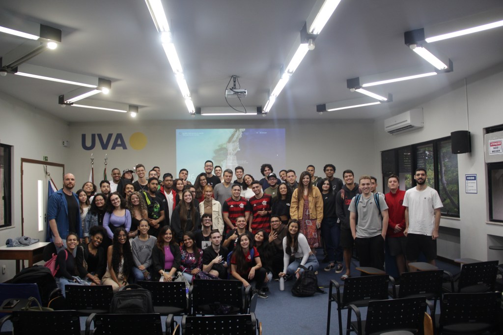 Jornalista Eric Faria participa de encontro com alunos na UVA&nbsp;Barra