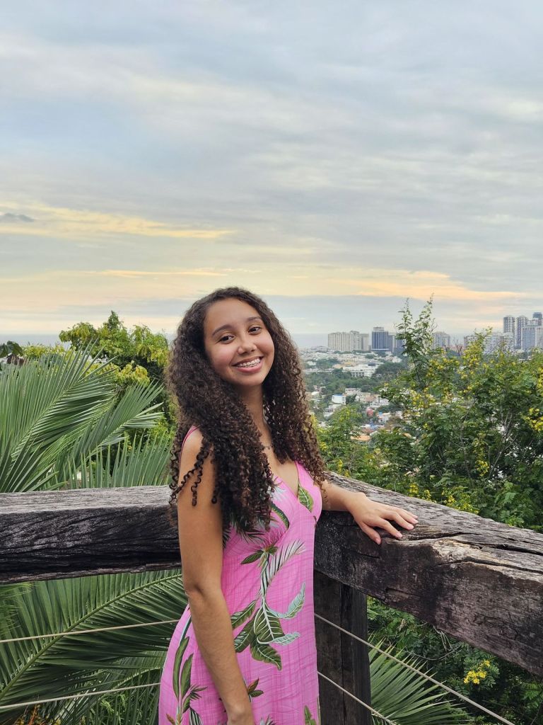 Simone acredita que a internet também contribuiu para que "qualquer um” consiga colocar uma música para circular e consumir também. (Reprodução - Arquivo pessoal)